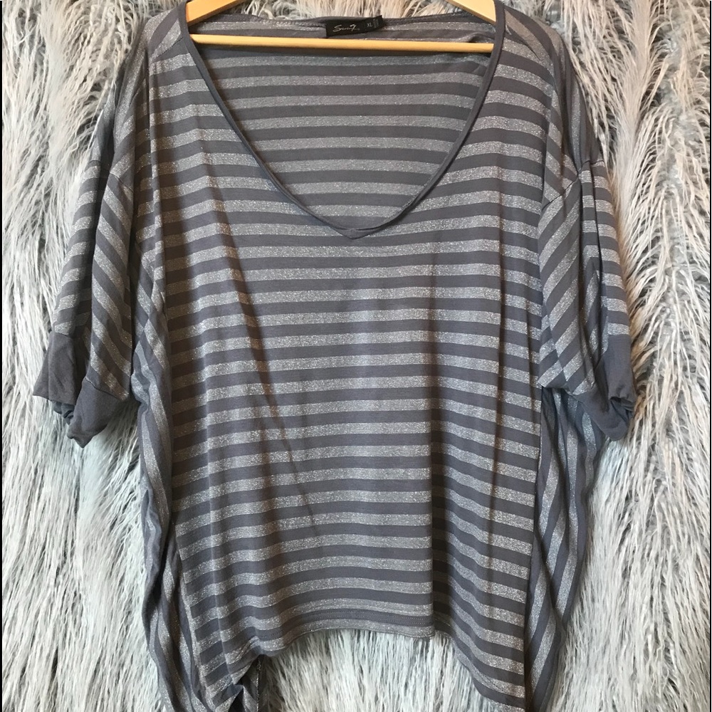 SEVEN7 Grey & silver top